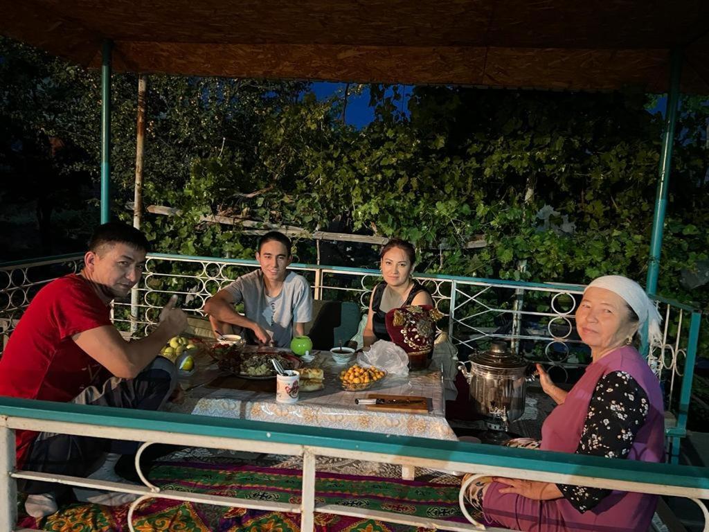 Guest House В Гостях У Лаззат Turkistan Exterior photo